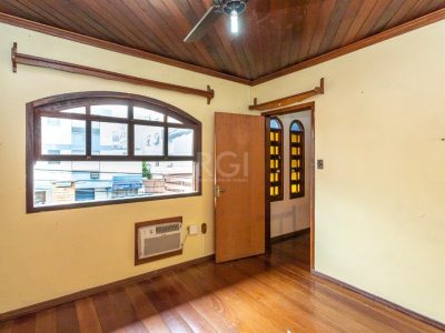 Casa à venda com 197m², 5 quartos, 1 suíte, 2 vagas no bairro Jardim Botânico em Porto Alegre - Foto 30