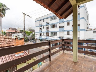 Casa à venda com 197m², 5 quartos, 1 suíte, 2 vagas no bairro Jardim Botânico em Porto Alegre - Foto 36