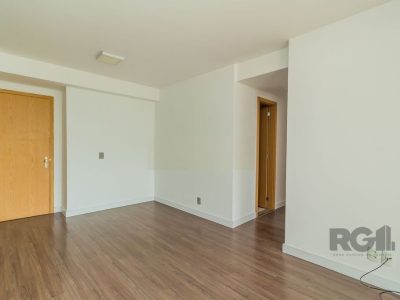 Apartamento à venda com 68m², 2 quartos, 1 suíte, 1 vaga no bairro Passo d'Areia em Porto Alegre - Foto 2