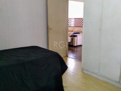 Casa à venda com 400m², 3 quartos, 2 suítes, 2 vagas no bairro Floresta em Porto Alegre - Foto 9