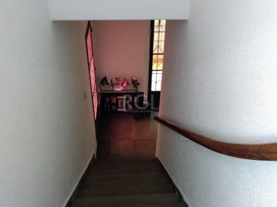 Casa à venda com 400m², 3 quartos, 2 suítes, 2 vagas no bairro Floresta em Porto Alegre - Foto 12