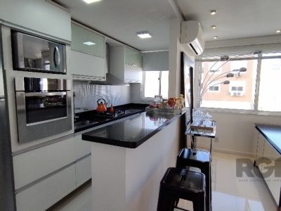 Apartamento à venda com 65m², 2 quartos, 1 suíte, 1 vaga no bairro Vila Ipiranga em Porto Alegre - Foto 3