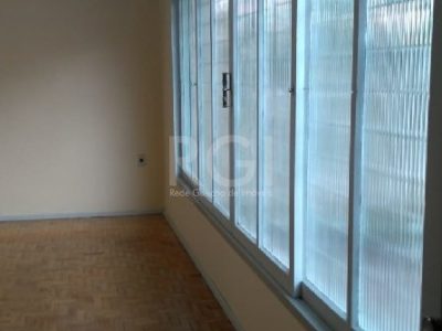 Casa à venda com 250m², 3 quartos, 1 suíte, 2 vagas no bairro Cristo Redentor em Porto Alegre - Foto 4