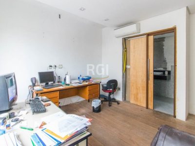 Cobertura à venda com 158m², 3 quartos, 1 suíte, 2 vagas no bairro Auxiliadora em Porto Alegre - Foto 10