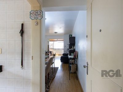 Apartamento à venda com 84m², 3 quartos, 1 suíte, 2 vagas no bairro Azenha em Porto Alegre - Foto 4