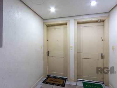 Apartamento à venda com 84m², 3 quartos, 1 suíte, 2 vagas no bairro Azenha em Porto Alegre - Foto 5