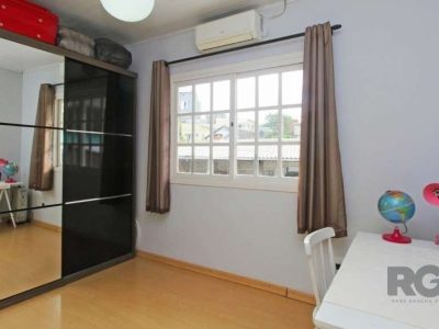 Casa à venda com 301m², 3 quartos, 4 vagas no bairro Jardim Itu em Porto Alegre - Foto 17