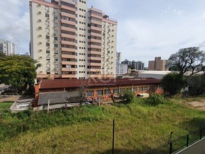 Apartamento à venda com 104m², 3 quartos, 1 suíte, 1 vaga no bairro Vila Ipiranga em Porto Alegre - Foto 9