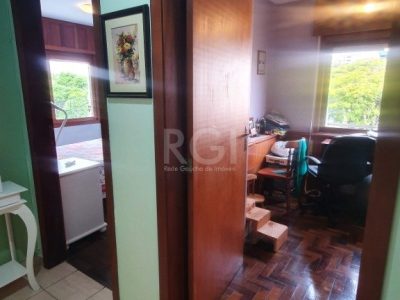 Apartamento à venda com 104m², 3 quartos, 1 suíte, 1 vaga no bairro Vila Ipiranga em Porto Alegre - Foto 15