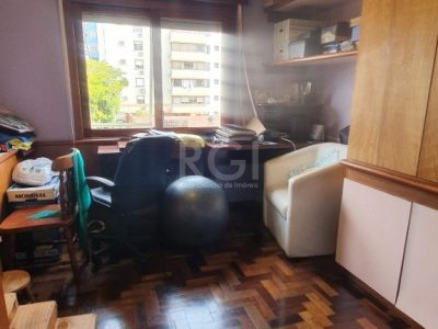 Apartamento à venda com 104m², 3 quartos, 1 suíte, 1 vaga no bairro Vila Ipiranga em Porto Alegre - Foto 16