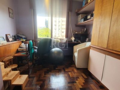 Apartamento à venda com 104m², 3 quartos, 1 suíte, 1 vaga no bairro Vila Ipiranga em Porto Alegre - Foto 17