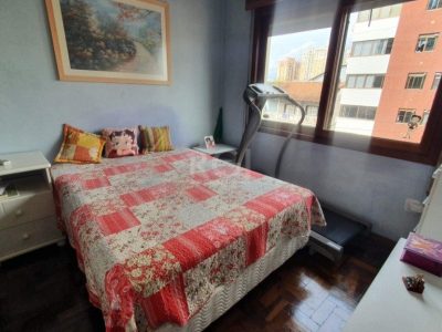 Apartamento à venda com 104m², 3 quartos, 1 suíte, 1 vaga no bairro Vila Ipiranga em Porto Alegre - Foto 19