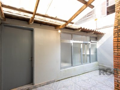 Casa à venda com 100m², 3 quartos, 2 suítes, 1 vaga no bairro Cidade Baixa em Porto Alegre - Foto 10