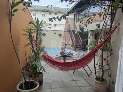 Casa à venda com 250m², 3 quartos, 1 suíte, 2 vagas no bairro Ipanema em Porto Alegre - Foto 3