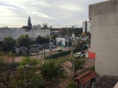 Casa à venda com 250m², 3 quartos, 1 suíte, 2 vagas no bairro Ipanema em Porto Alegre - Foto 22