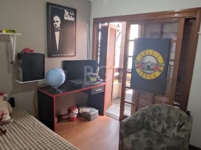 Casa à venda com 250m², 3 quartos, 1 suíte, 2 vagas no bairro Ipanema em Porto Alegre - Foto 24