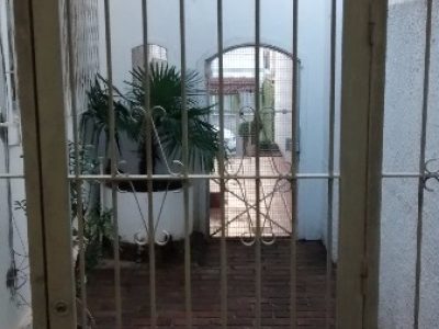 Casa à venda com 400m², 3 quartos, 1 suíte, 2 vagas no bairro Glória em Porto Alegre - Foto 13