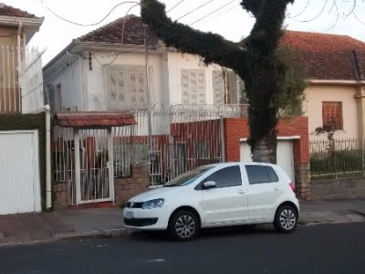 Casa à venda com 400m², 3 quartos, 1 suíte, 2 vagas no bairro Glória em Porto Alegre - Foto 24