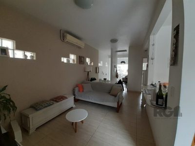 Casa à venda com 200m², 3 quartos no bairro Petrópolis em Porto Alegre - Foto 3