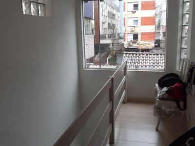 Casa à venda com 200m², 3 quartos no bairro Petrópolis em Porto Alegre - Foto 9