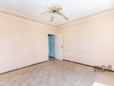 Casa à venda com 318m², 3 quartos, 3 vagas no bairro Santa Tereza em Porto Alegre - Foto 7