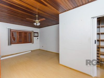 Casa à venda com 318m², 3 quartos, 3 vagas no bairro Santa Tereza em Porto Alegre - Foto 18