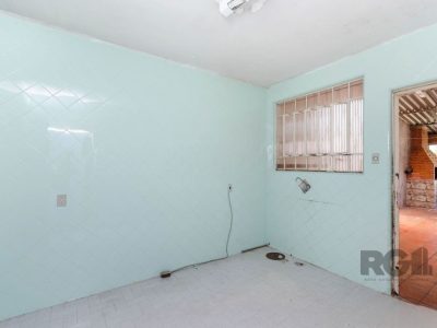 Casa à venda com 318m², 3 quartos, 3 vagas no bairro Santa Tereza em Porto Alegre - Foto 13