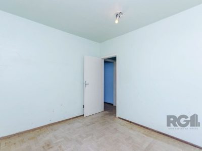 Casa à venda com 318m², 3 quartos, 3 vagas no bairro Santa Tereza em Porto Alegre - Foto 4