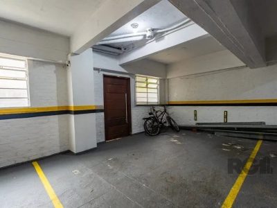 Cobertura à venda com 125m², 3 quartos, 1 suíte, 2 vagas no bairro Petrópolis em Porto Alegre - Foto 30