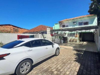 Casa à venda com 171m², 3 quartos, 1 suíte, 4 vagas no bairro Medianeira em Porto Alegre - Foto 4