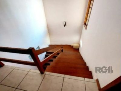 Casa à venda com 200m², 5 quartos, 1 suíte, 2 vagas no bairro Jardim Itu em Porto Alegre - Foto 10