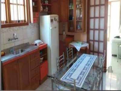 Casa à venda com 200m², 5 quartos, 1 suíte, 2 vagas no bairro Jardim Itu em Porto Alegre - Foto 6