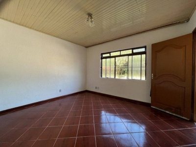 Casa à venda com 160m², 3 quartos, 1 suíte, 3 vagas no bairro Ipanema em Porto Alegre - Foto 2