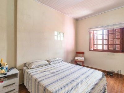 Casa à venda com 297m², 3 quartos, 3 vagas no bairro Santa Tereza em Porto Alegre - Foto 9