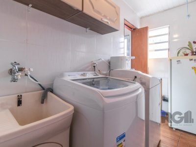 Casa à venda com 297m², 3 quartos, 3 vagas no bairro Santa Tereza em Porto Alegre - Foto 39