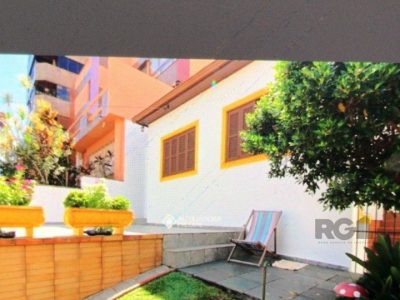 Casa à venda com 247m², 3 quartos, 2 vagas no bairro Petrópolis em Porto Alegre - Foto 10