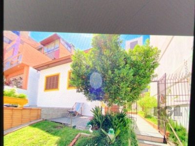 Casa à venda com 247m², 3 quartos, 2 vagas no bairro Petrópolis em Porto Alegre - Foto 25