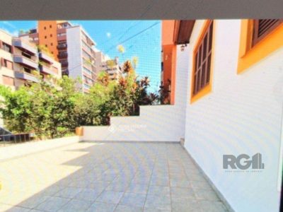 Casa à venda com 247m², 3 quartos, 2 vagas no bairro Petrópolis em Porto Alegre - Foto 28