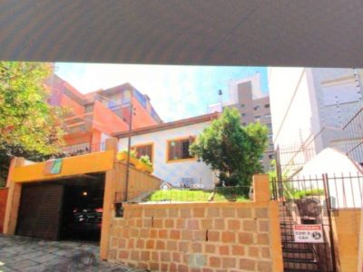 Casa à venda com 247m², 3 quartos, 2 vagas no bairro Petrópolis em Porto Alegre - Foto 31