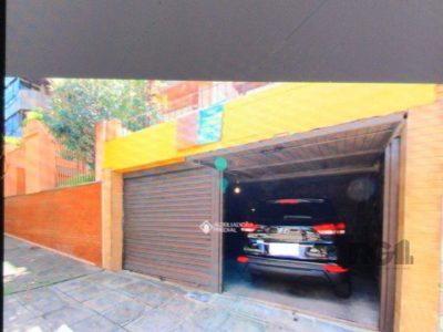 Casa à venda com 247m², 3 quartos, 2 vagas no bairro Petrópolis em Porto Alegre - Foto 32