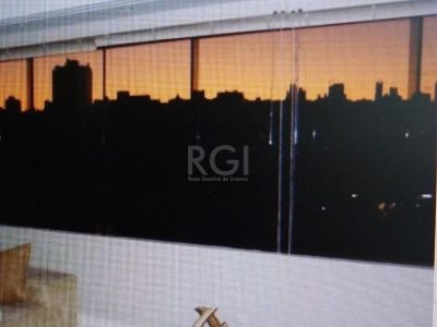 Apartamento à venda com 94m², 3 quartos, 1 suíte, 2 vagas no bairro Passo d'Areia em Porto Alegre - Foto 3