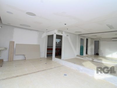 Casa à venda com 220m², 3 quartos, 1 suíte no bairro Três Figueiras em Porto Alegre - Foto 16