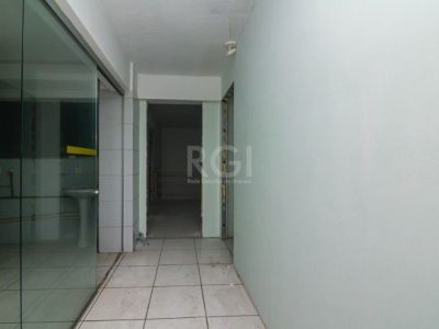 Loja à venda com 246m², 2 vagas no bairro Independência em Porto Alegre - Foto 49