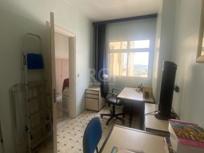 Apartamento à venda com 405m², 4 quartos, 1 suíte, 1 vaga no bairro Centro Histórico em Porto Alegre - Foto 11