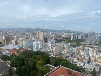 Apartamento à venda com 405m², 4 quartos, 1 suíte, 1 vaga no bairro Centro Histórico em Porto Alegre - Foto 25