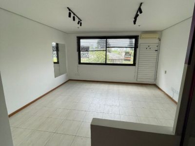 Conjunto/Sala à venda com 42m², 1 vaga no bairro Higienópolis em Porto Alegre - Foto 2