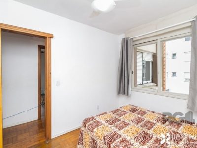 Apartamento à venda com 88m², 3 quartos, 1 vaga no bairro Medianeira em Porto Alegre - Foto 9