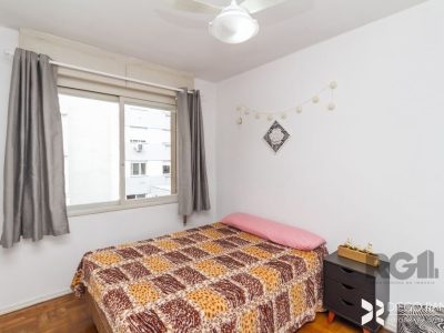 Apartamento à venda com 88m², 3 quartos, 1 vaga no bairro Medianeira em Porto Alegre - Foto 8