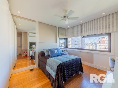 Apartamento à venda com 245m², 3 quartos, 3 suítes, 3 vagas no bairro Moinhos de Vento em Porto Alegre - Foto 17