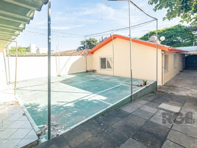 Casa à venda com 160m², 3 quartos, 1 suíte, 4 vagas no bairro Vila Ipiranga em Porto Alegre - Foto 7